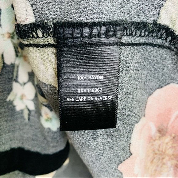 Torrid Floral Boho Button Up Flutter Sleeve Top Size 2 2X 18/20 - Picture 4 of 10